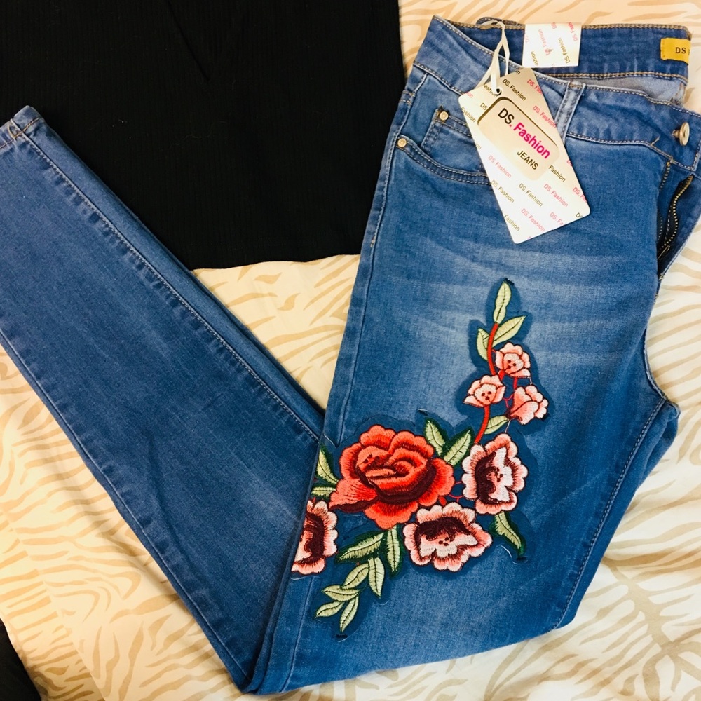 Floral embroidered jeans
